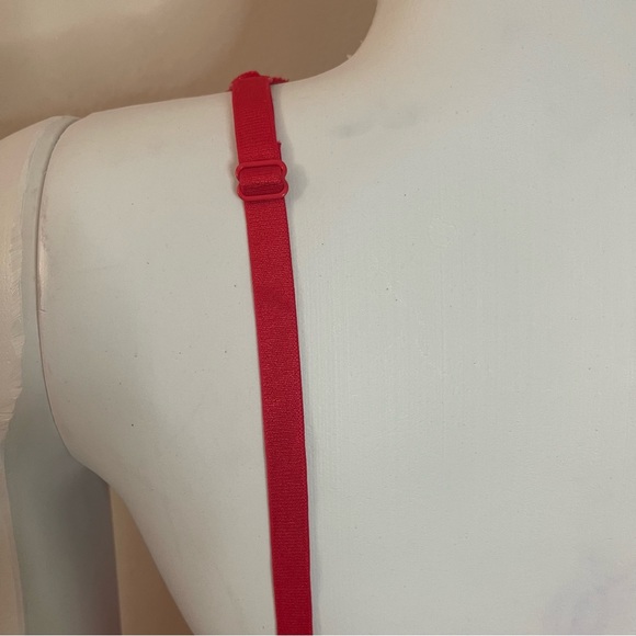 Red scalloped trims removable pads crisscross front Vneck lace bralette - Picture 5 of 10